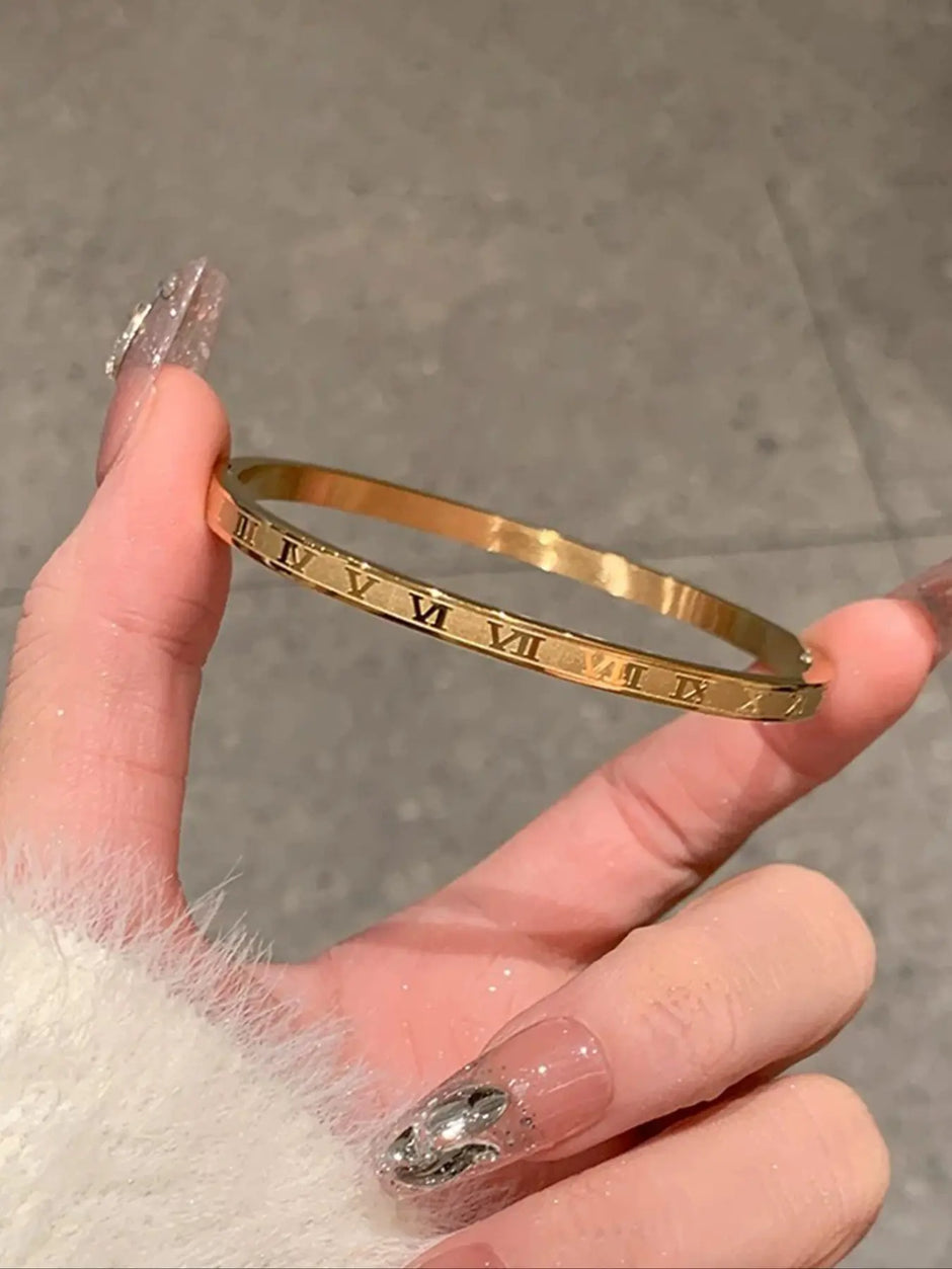 Chic 5-Piece Stainless Steel Bangle Set - Effortlessly Stylish Bracelets for Every Occasion