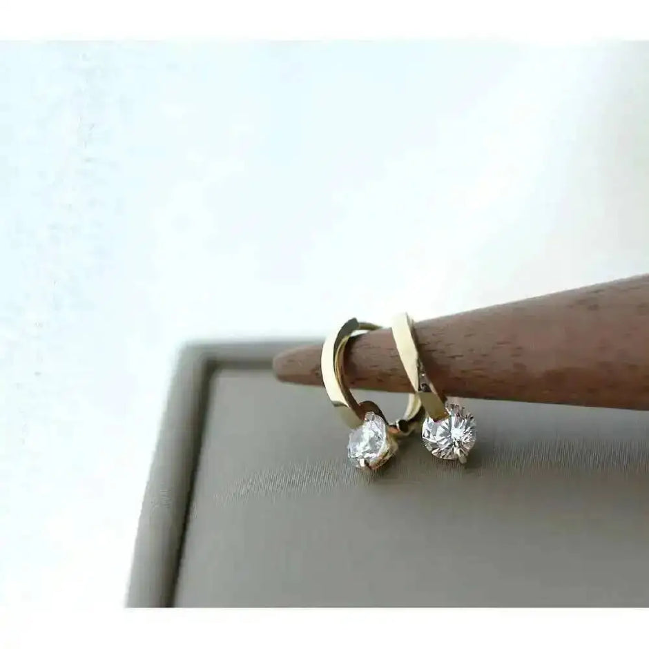 Elegant Single Diamond Earring, Japanese Exquisite Temperament, Simple and Versatile, 9K Gold, Ok629