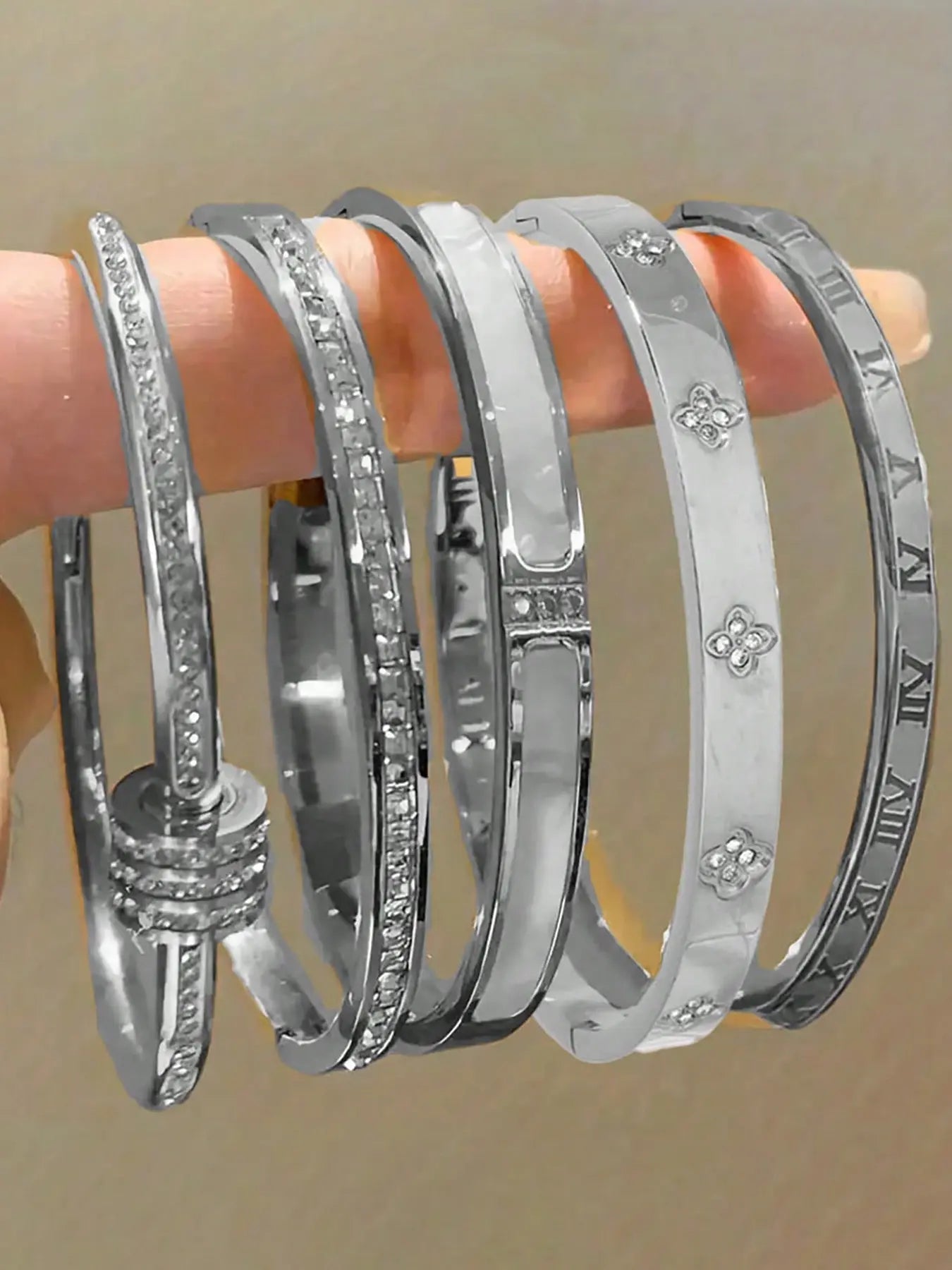 Chic 5-Piece Stainless Steel Bangle Set - Effortlessly Stylish Bracelets for Every Occasion