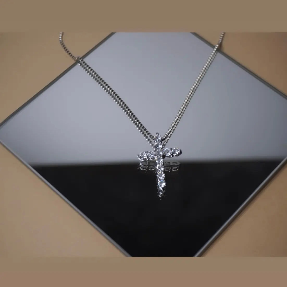 Exquisite 925 Silver Cross Necklace - A Timeless Elegance for Every Occasion