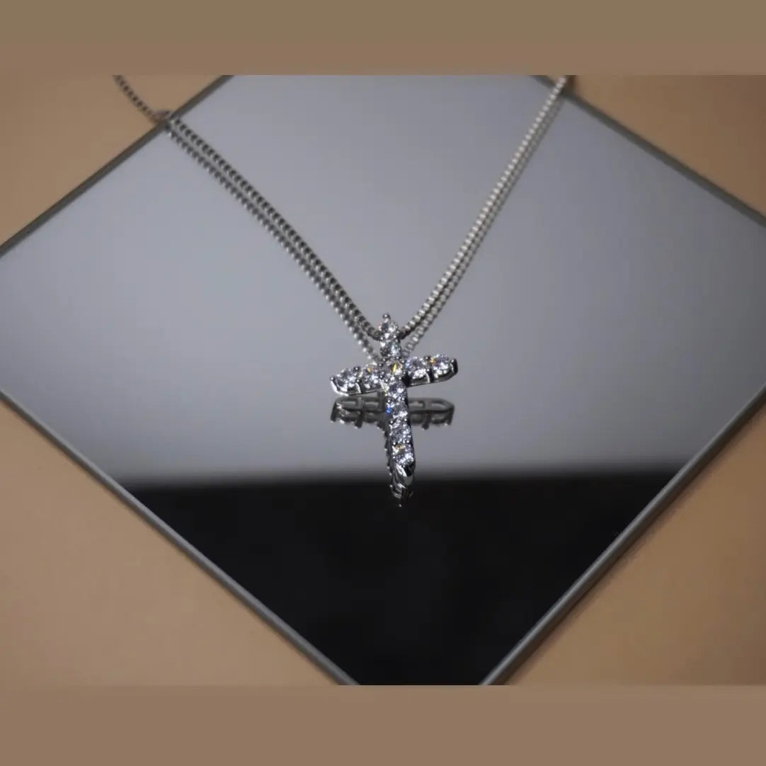 Exquisite 925 Silver Cross Necklace - A Timeless Elegance for Every Occasion