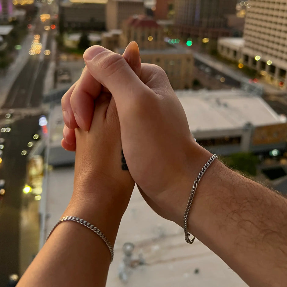 Locked Unisex Couples Bracelets with Permanent Clasp – The Ultimate Gift for Anniversaries and Birthdays, Adjustable to Fit Any Wrist!