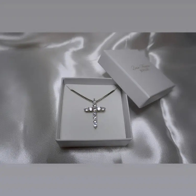 Exquisite 925 Silver Cross Necklace - A Timeless Elegance for Every Occasion